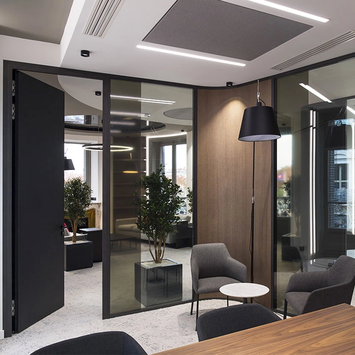 Meuble sur mesure intégré réalisé en atelier et posé sur site